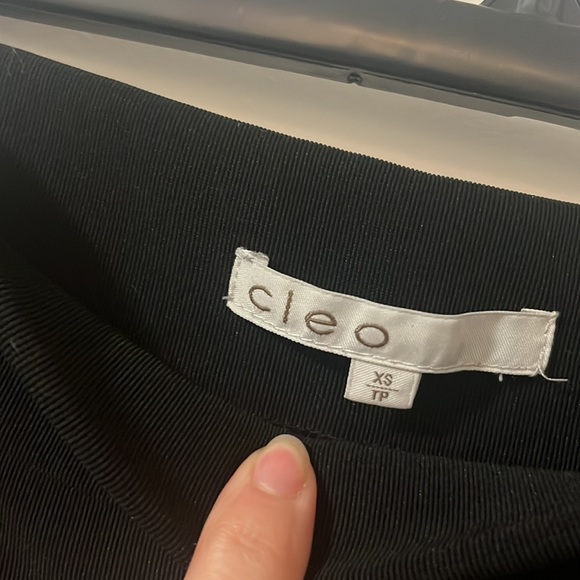 The perfect black pant - Picture 3 of 6